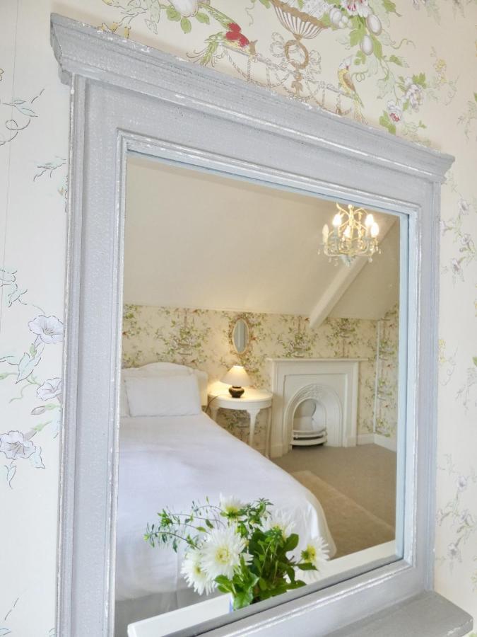 The Mount Somerton Retreat - Nr Bruton, Glastonbury, The Spectacular Wells Cathedral, Millfield School, Leonardo Helicopters, Yeovilton Ruang foto
