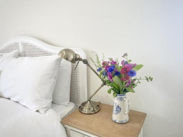 The Mount Somerton Retreat - Nr Bruton, Glastonbury, The Spectacular Wells Cathedral, Millfield School, Leonardo Helicopters, Yeovilton Bagian luar foto