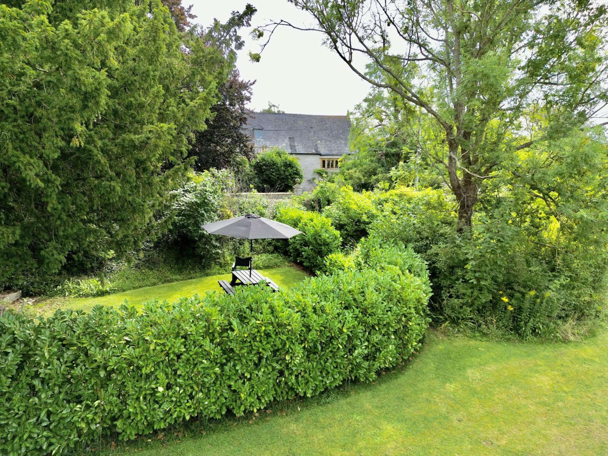 The Mount Somerton Retreat - Nr Bruton, Glastonbury, The Spectacular Wells Cathedral, Millfield School, Leonardo Helicopters, Yeovilton Bagian luar foto