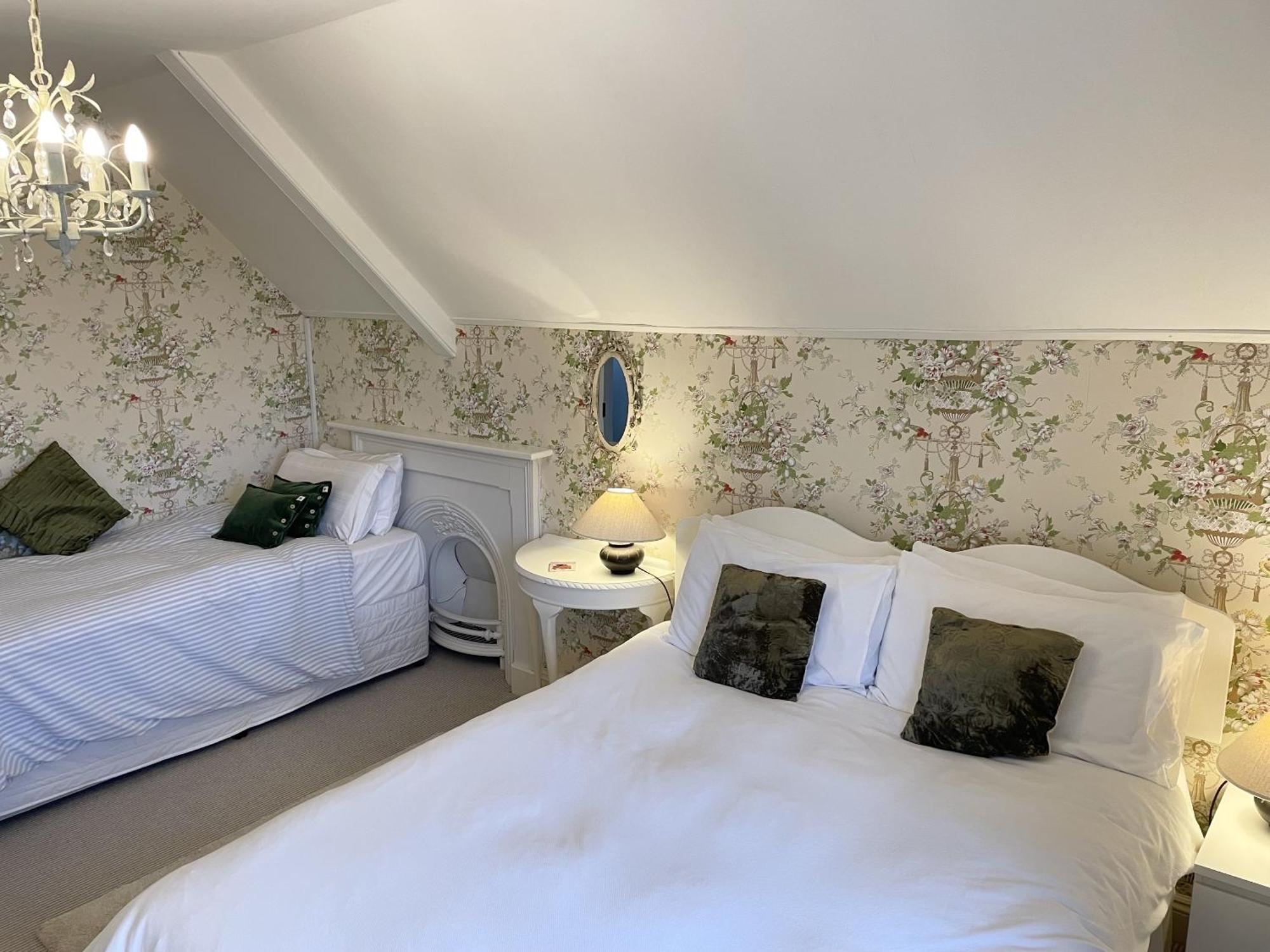 The Mount Somerton Retreat - Nr Bruton, Glastonbury, The Spectacular Wells Cathedral, Millfield School, Leonardo Helicopters, Yeovilton Bagian luar foto